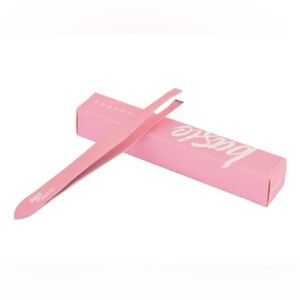 NIB Basic Beauty Pink Tweezers